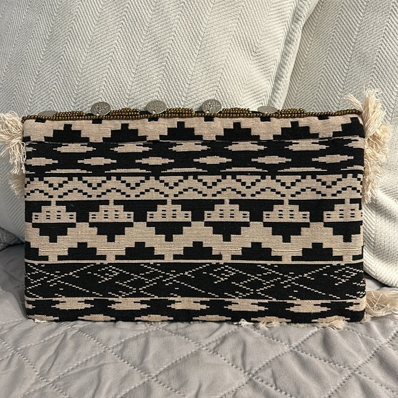 NWT Fringe Detail Clutch - Picture 2 of 6